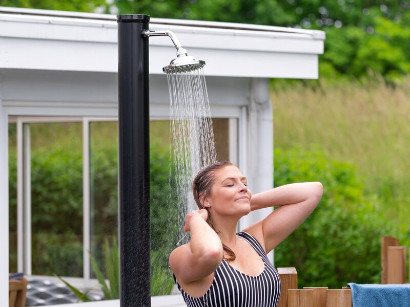 Outlust Solopvarmet Udendørsbruser