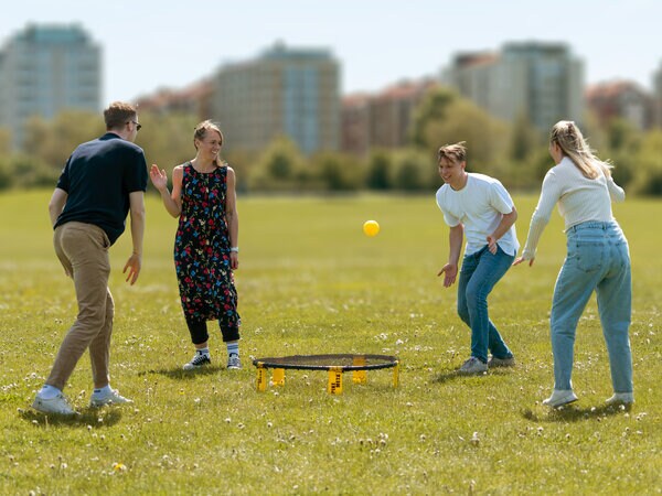 SpikeMeta Spel