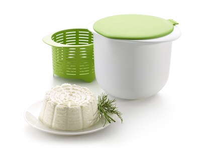 Lekue Cheese maker