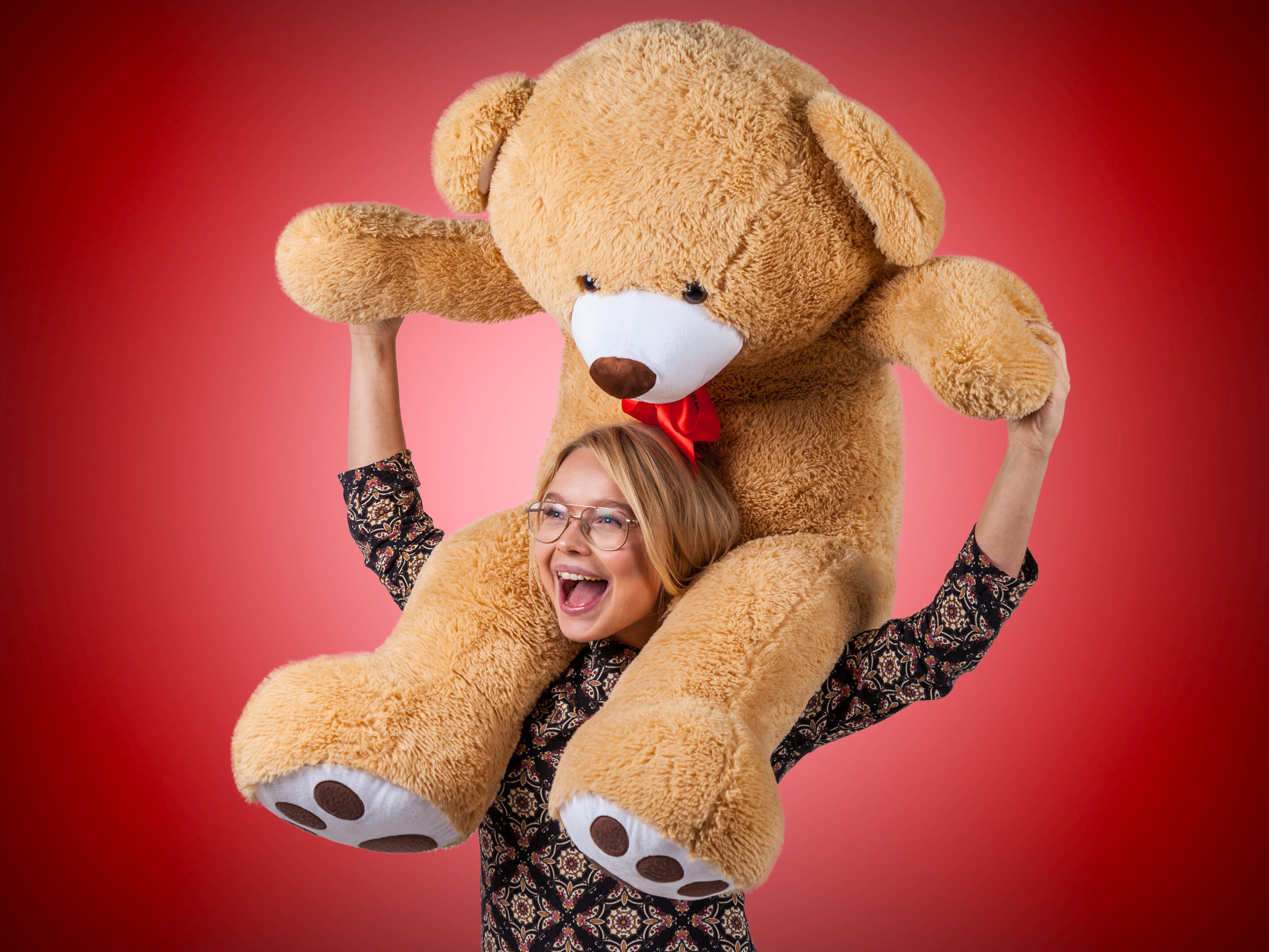 Jättinalle pehmolelu