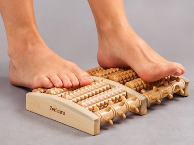 Fußmassageroller aus Holz