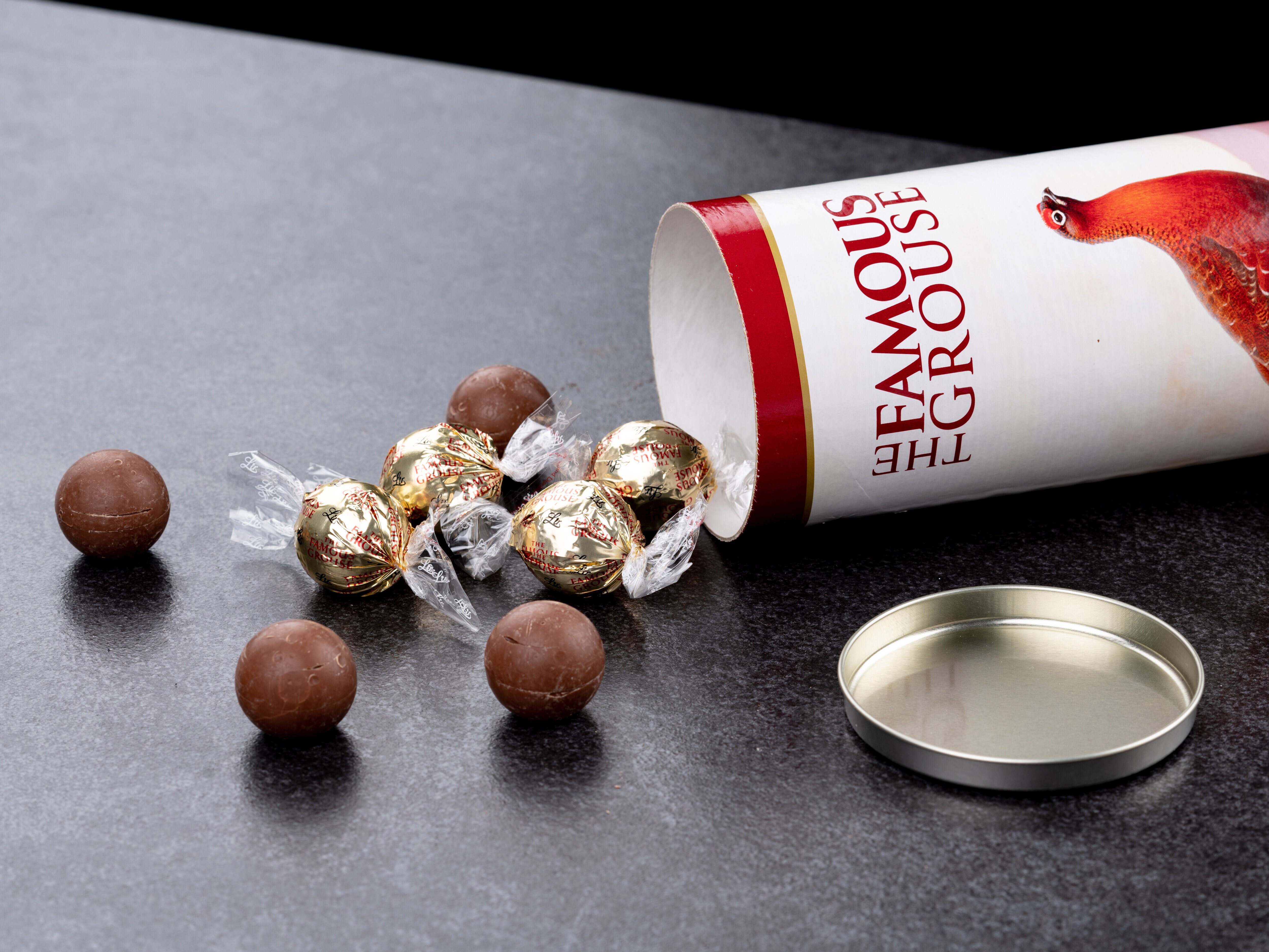 gaveeske med sjokolade til voksne