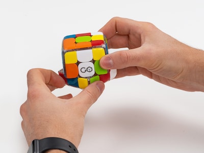 Rubiks kub med tillhörande app