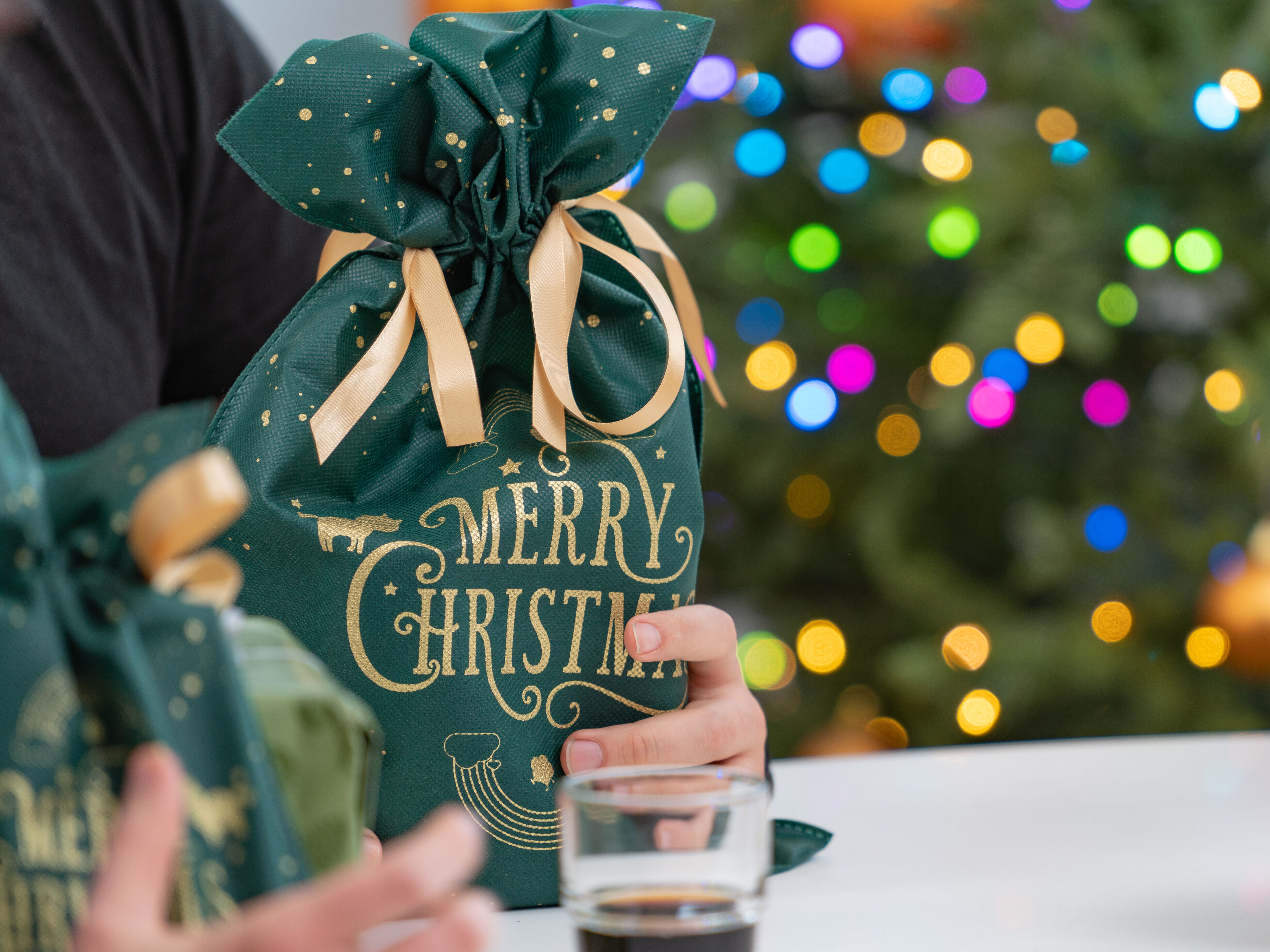 Överraskningar till julklappsspelet