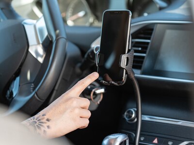 Kaufe 🎁 Handyhalterung fürs Auto - Vooni ➡️ Online auf Coolstuff🪐