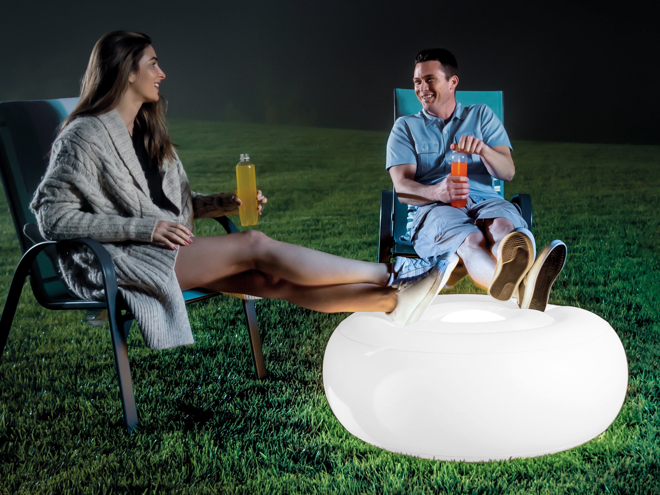 Oppblåsbar LED-sittepuff - Intex