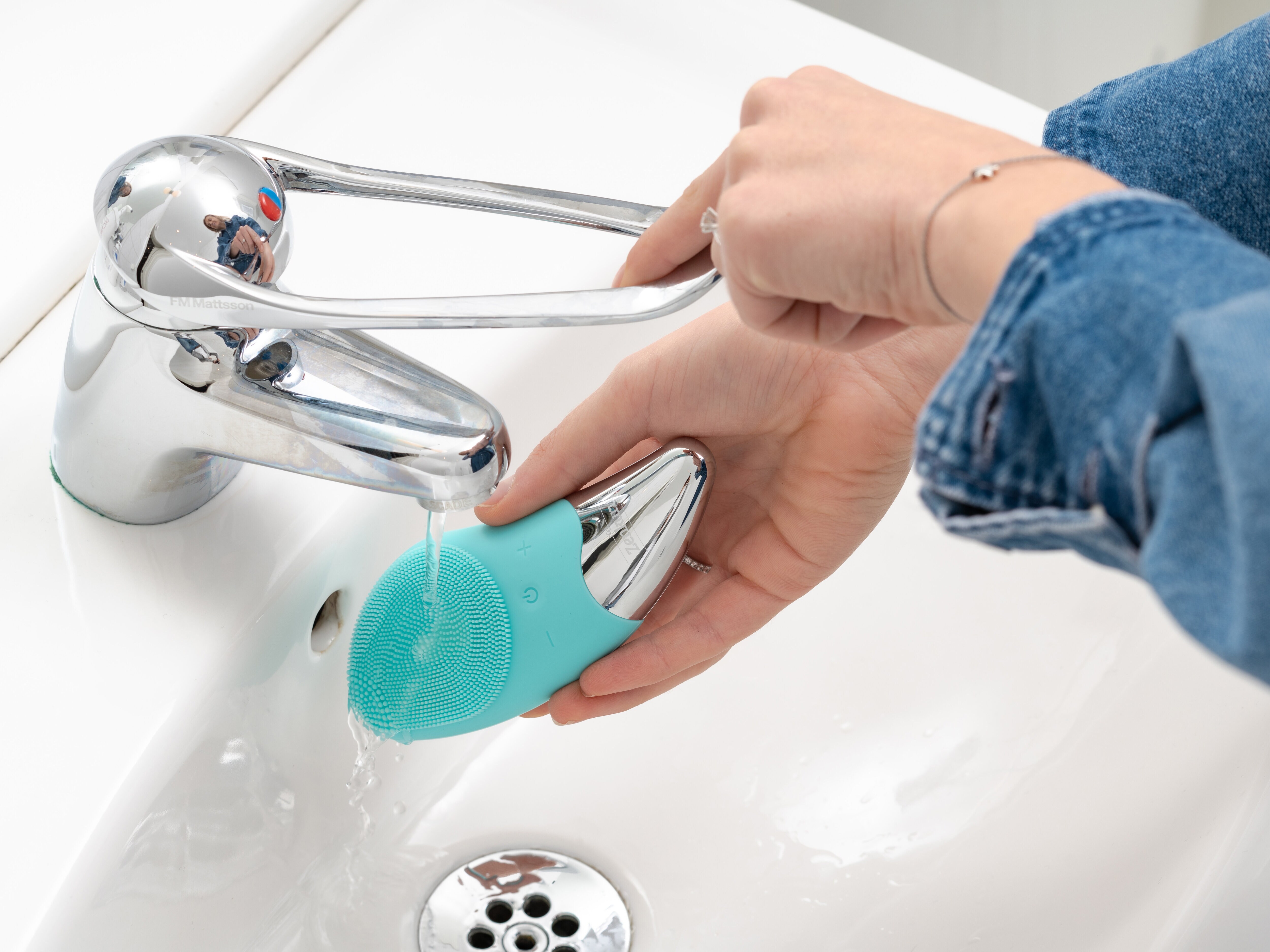 vibrierende Gesichtsreinigungsbürste