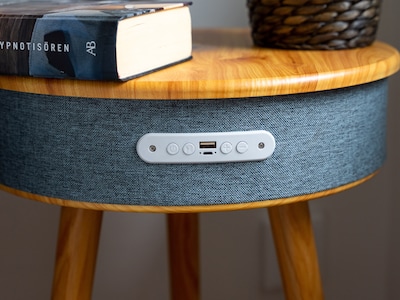 bord med inbyggd högtalare