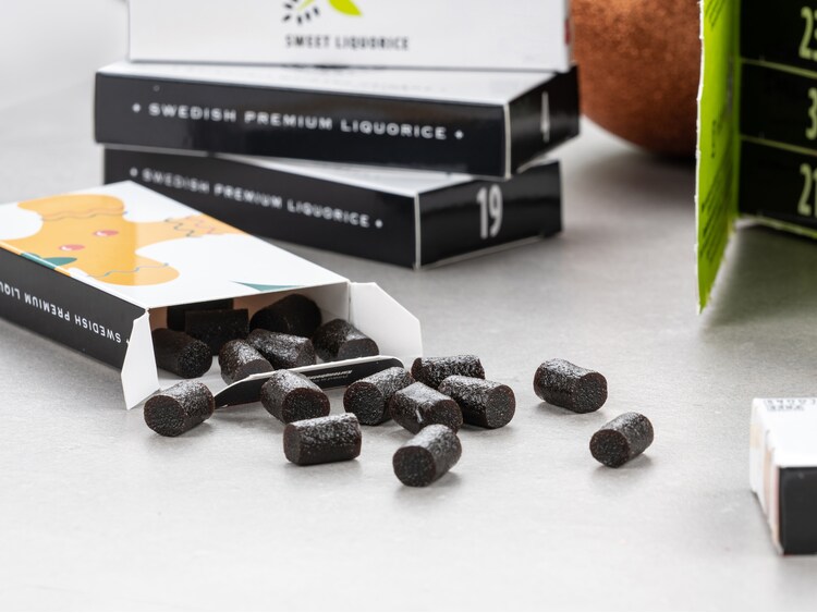 Kaufe 🎁 Schwedischer Lakritz Adventskalender ️ Online auf Coolstuff🪐