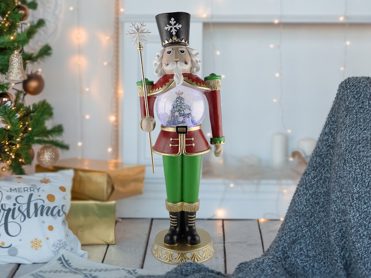 Kaufe 🎁 Leuchtende Weihnachtsdeko mit Schnee Nussknacker ️ Online auf