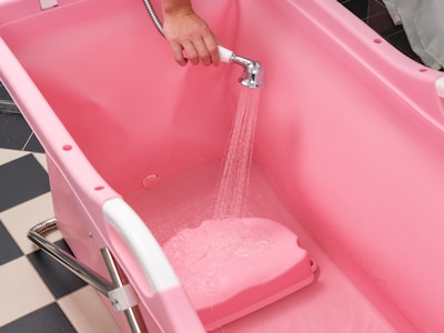 rosa badekar i plast