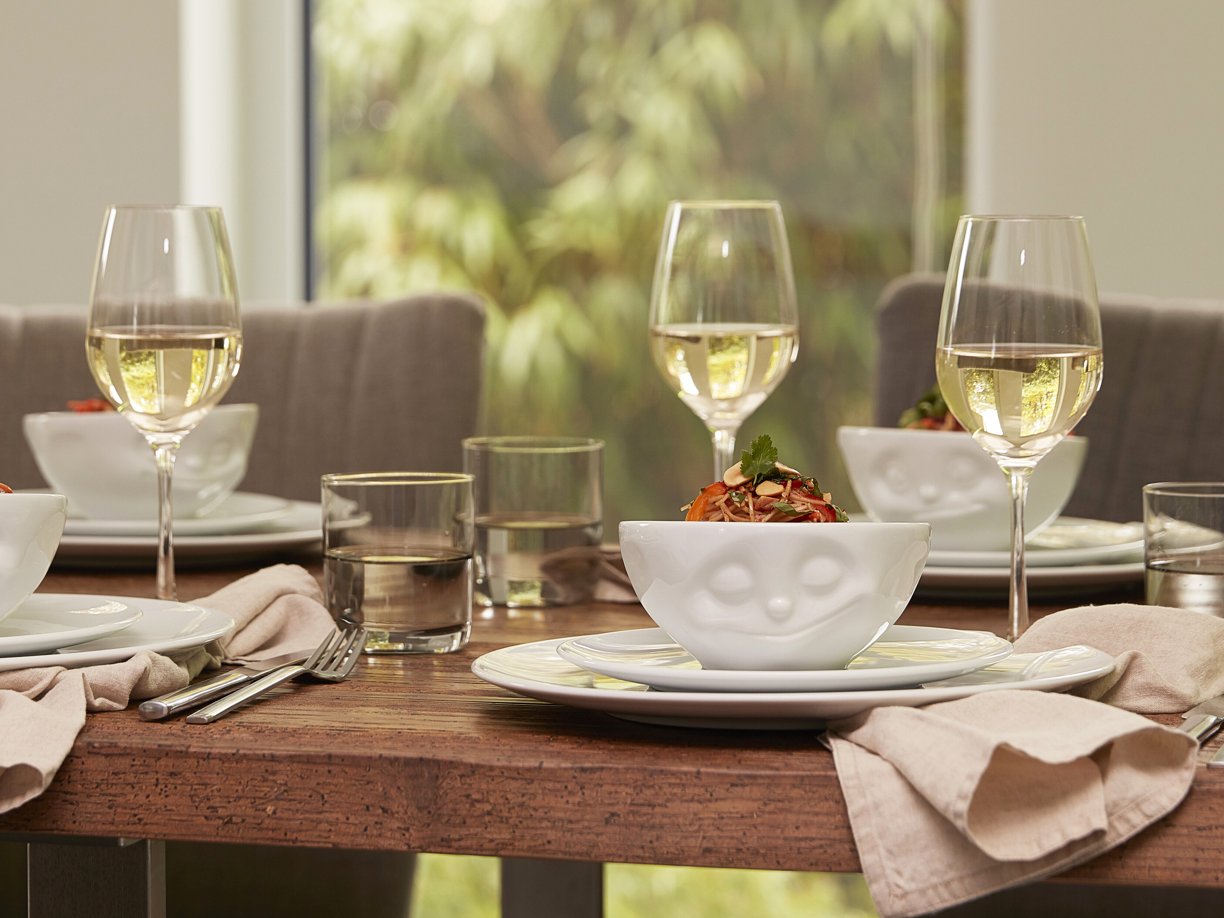 skåler med ansiktsuttrykk