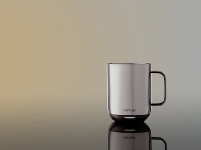 hold kaffen varm med smart kopp