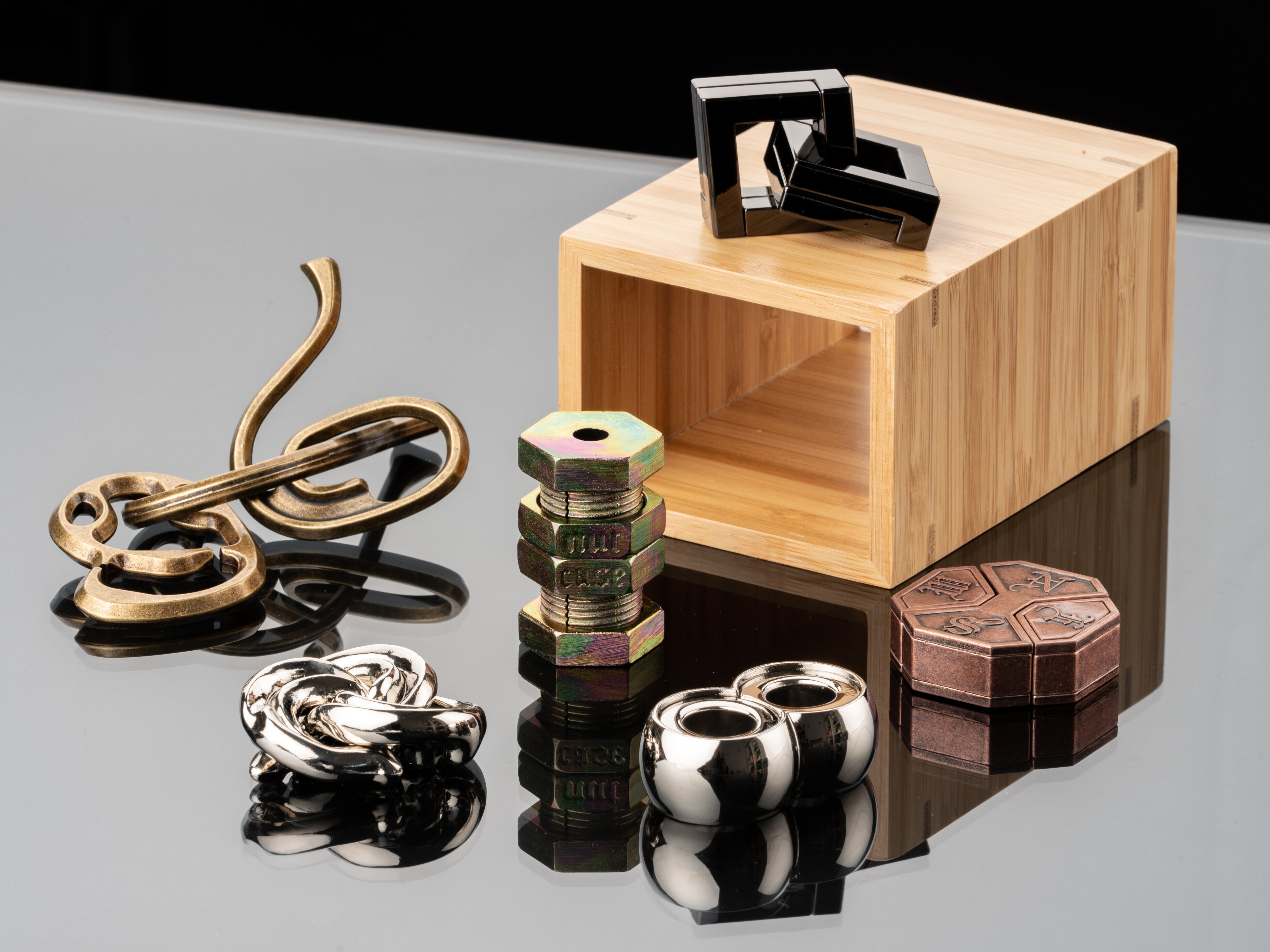 Huzzle Games tuffaste metallpussel