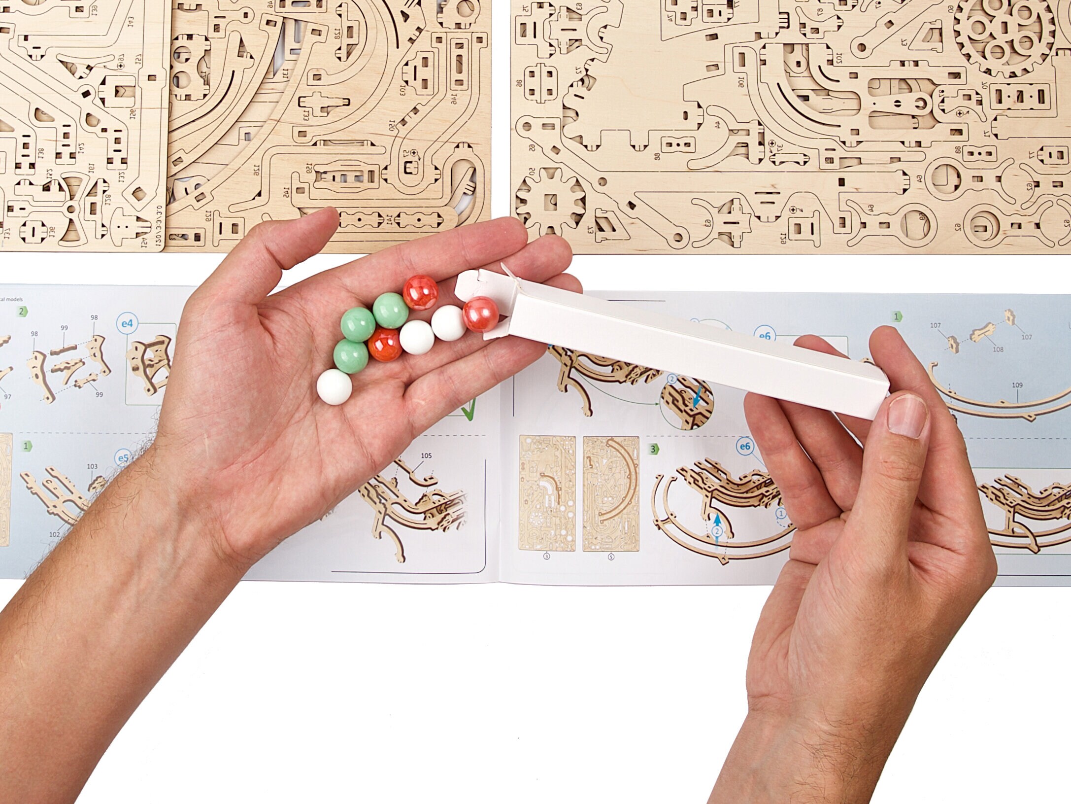 Ugears 3D-Puzzle aus Holz - Murmelbahn