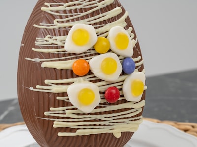 großes Schokoladenei