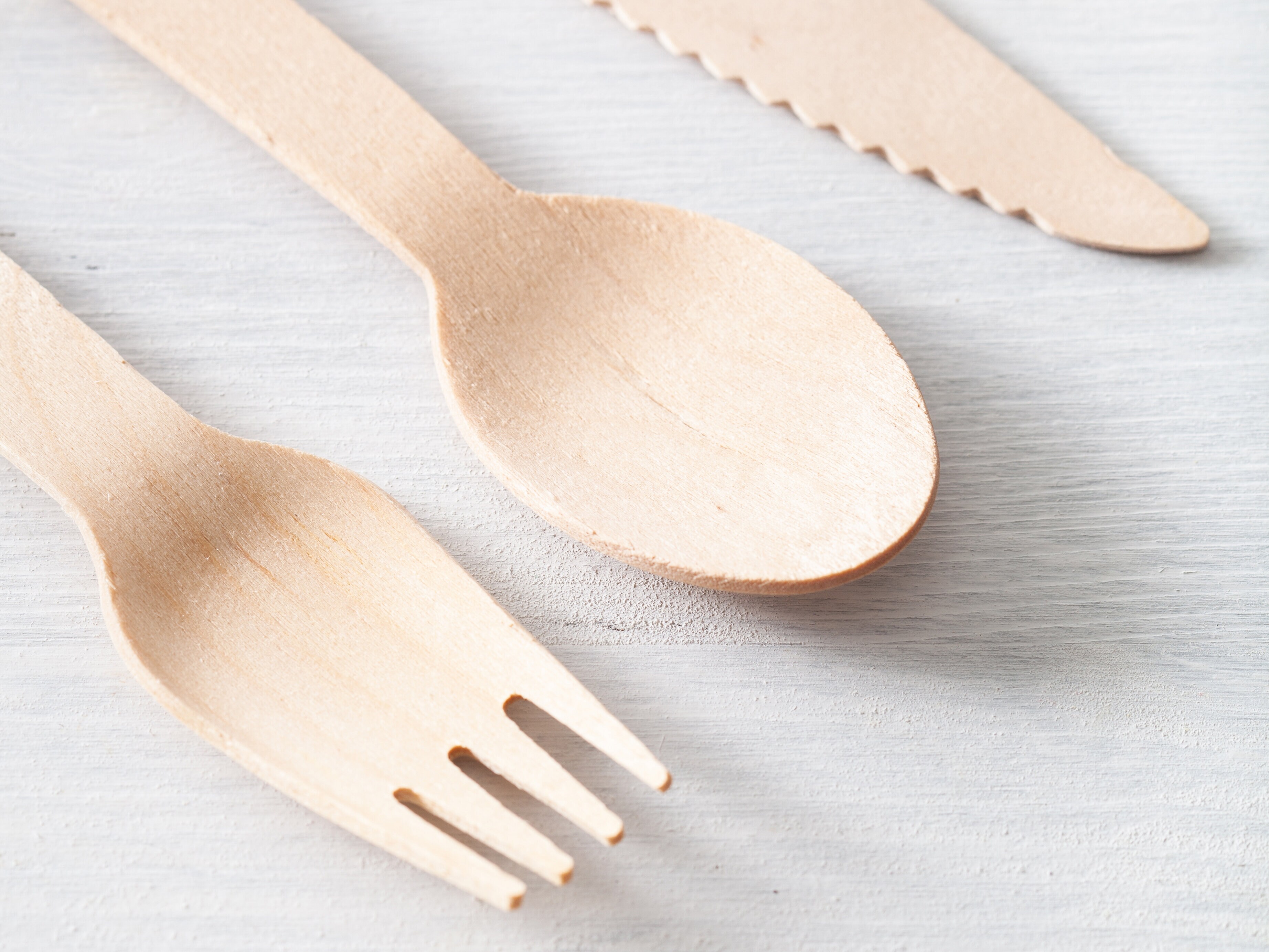 puusta tehdyt aterimet