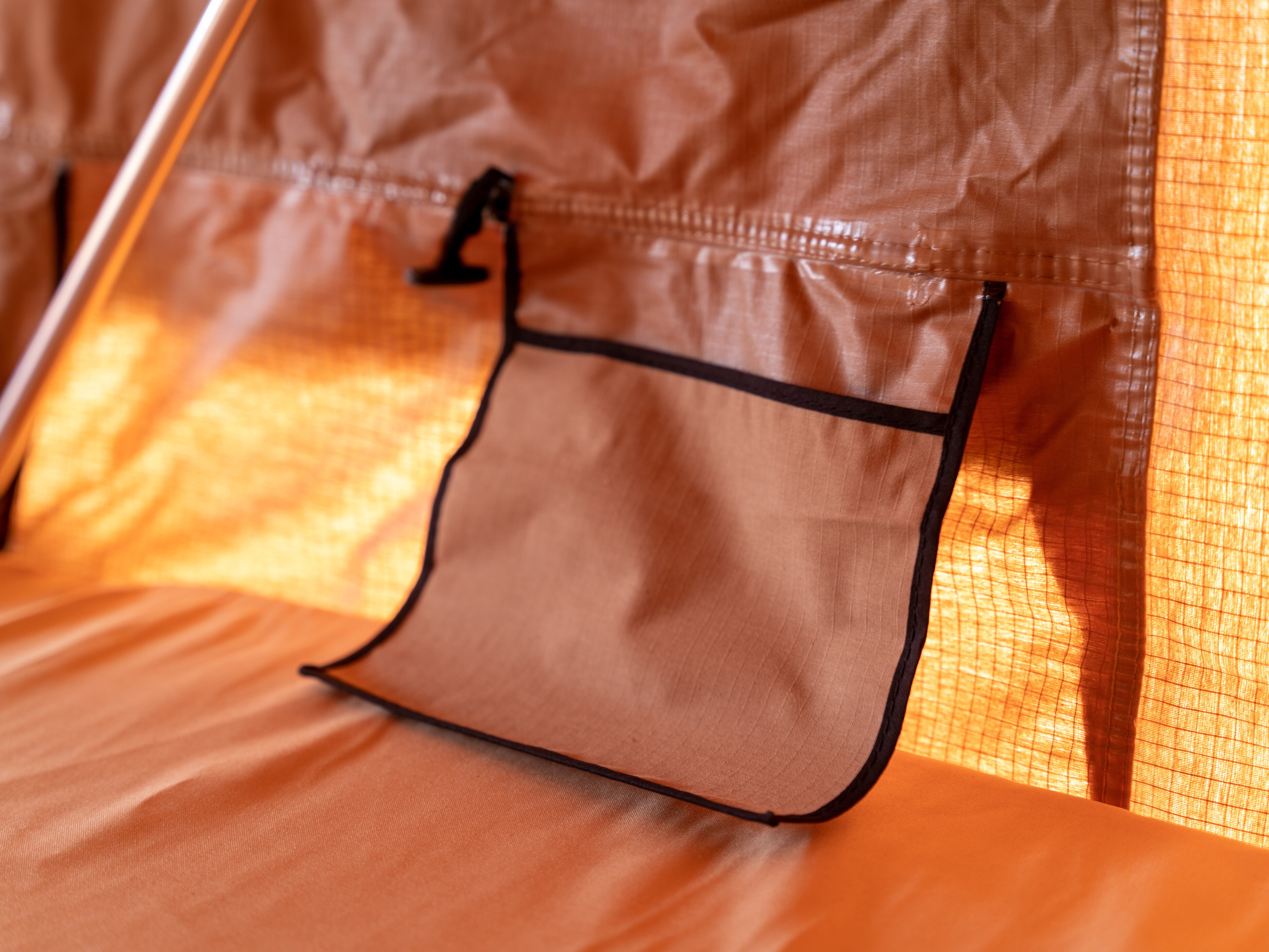 teltta kattotelineiden