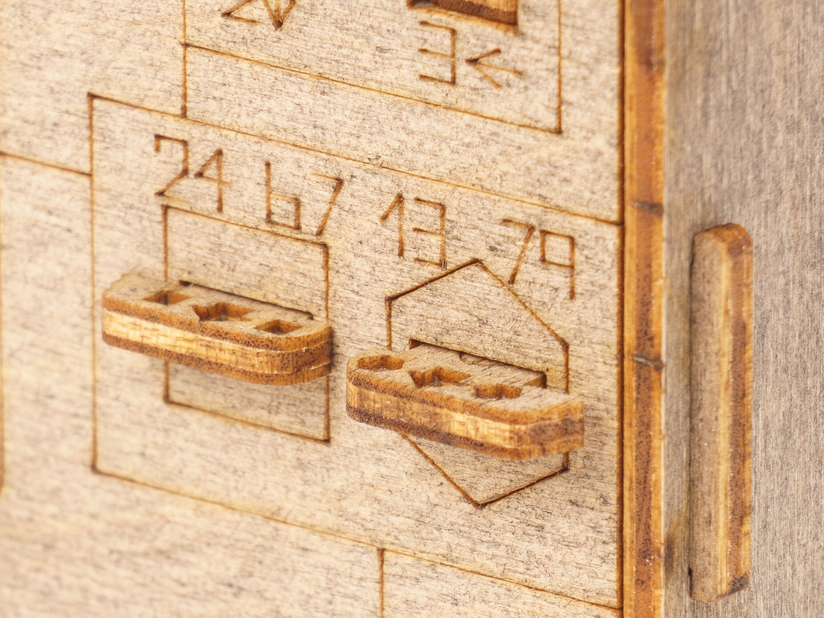 mekaaninen puinen palapeli