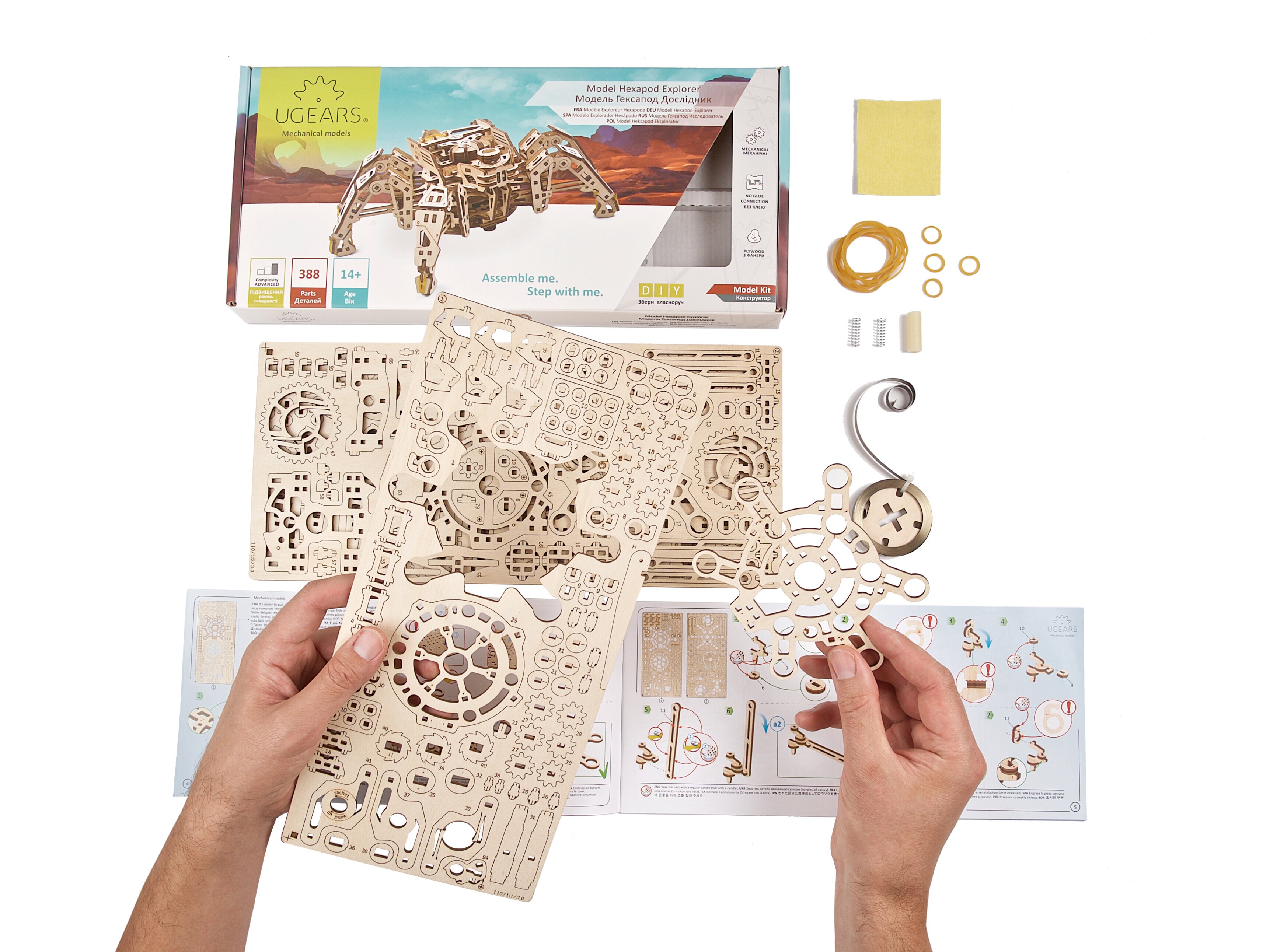 Ugears 3D-pussel i Trä - Hexapod Explorer