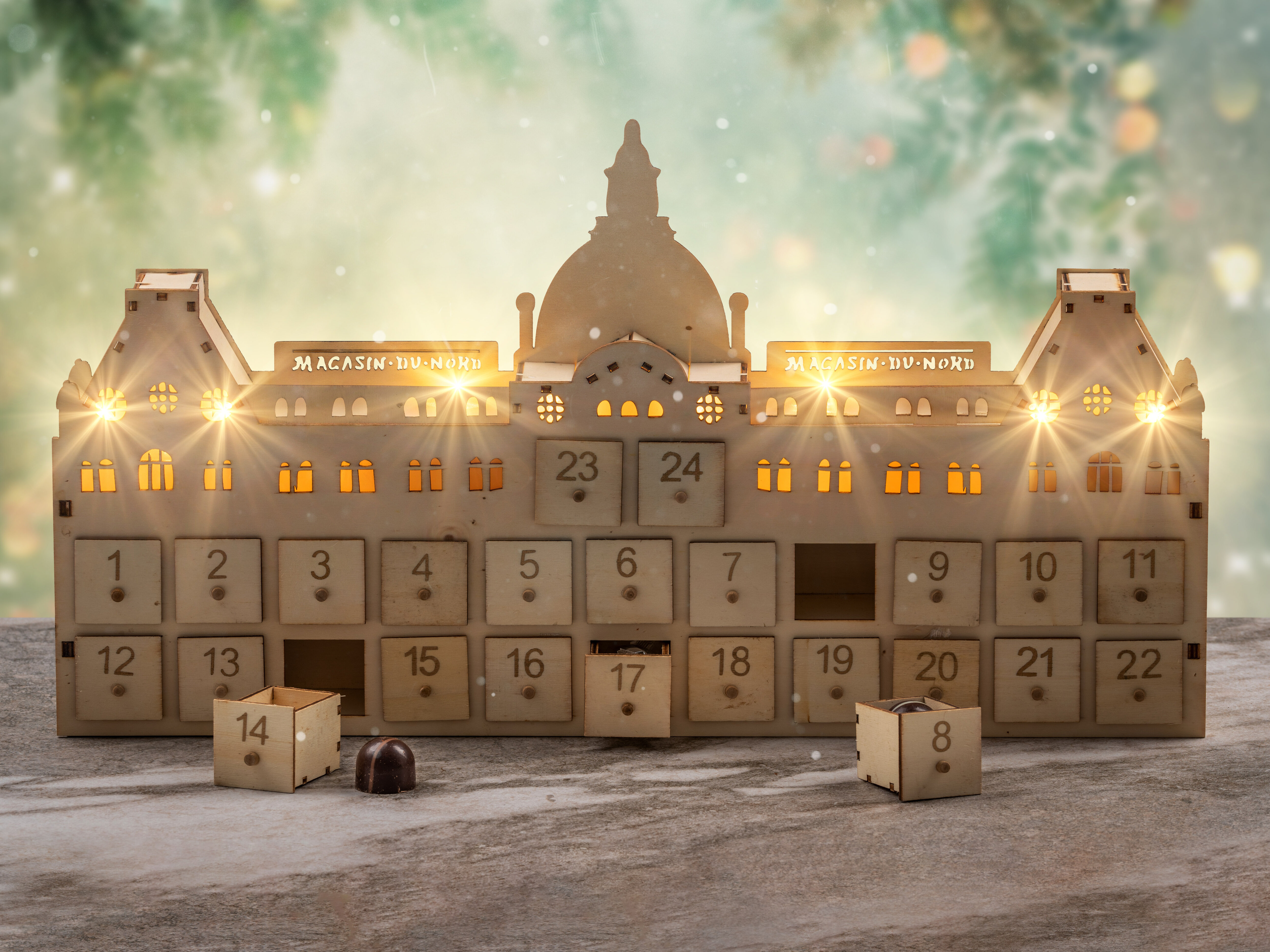 Eksklusiv chokoladejulekalender i træ fra Magasin du Nord