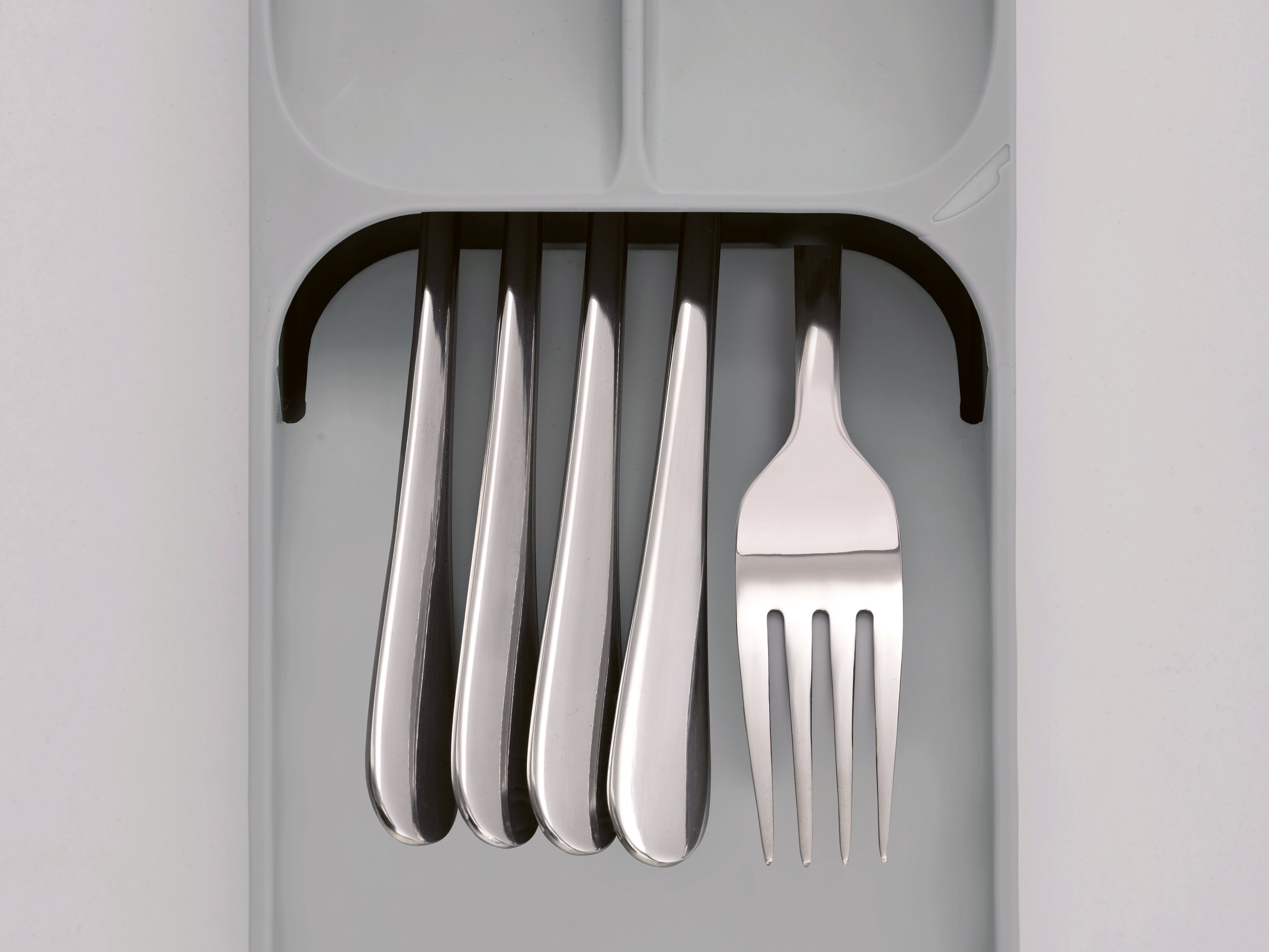 Produktbilder laatikko ruokailuvälineille