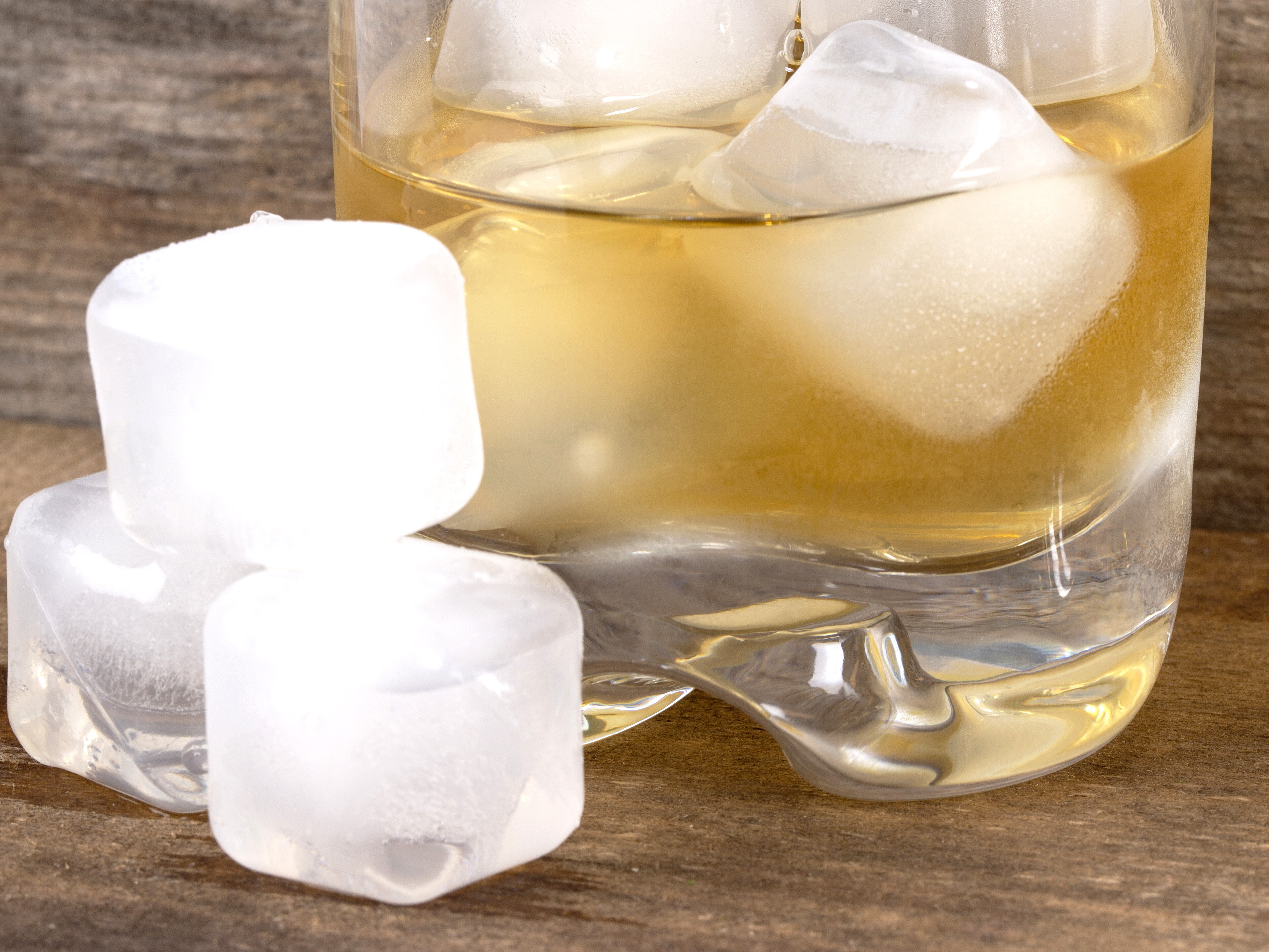 Återanvändbara Iskuber - genomskinliga