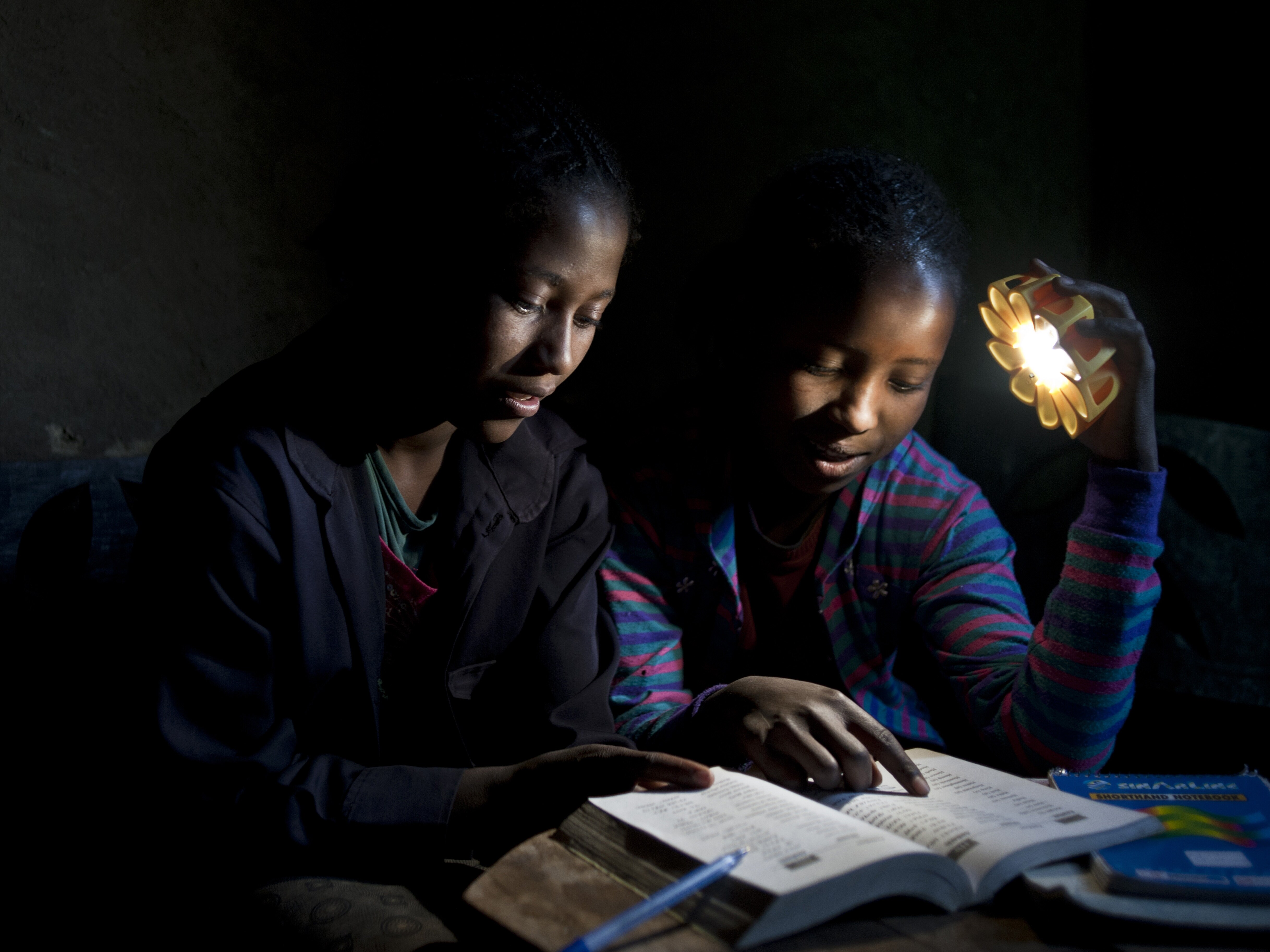 Aurinkokennovalaisin - Little Sun