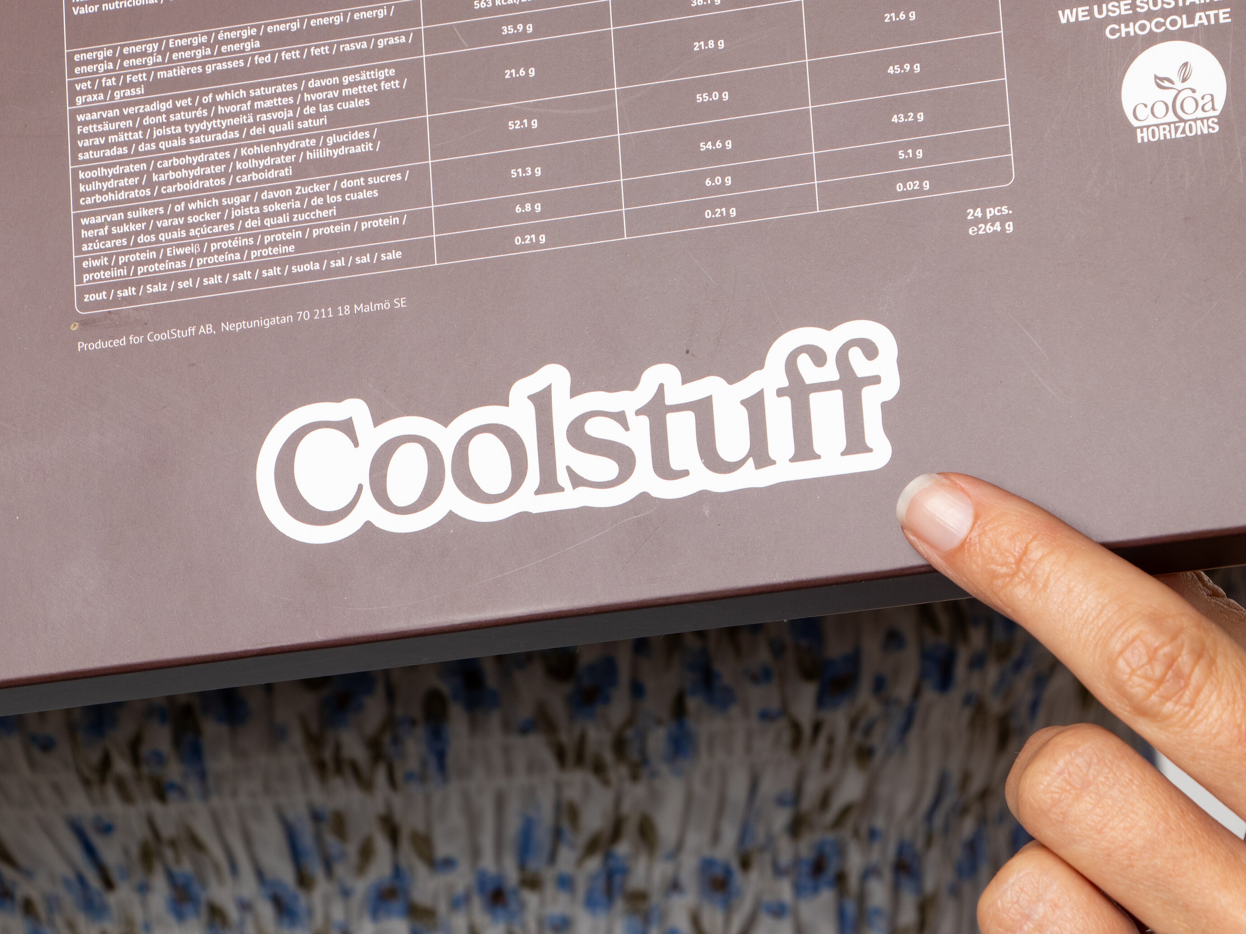 Suklaakalenteri 24 omalla kuvalla