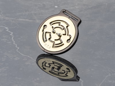 Huzzle Metallipalapeli Cast Medallion XL