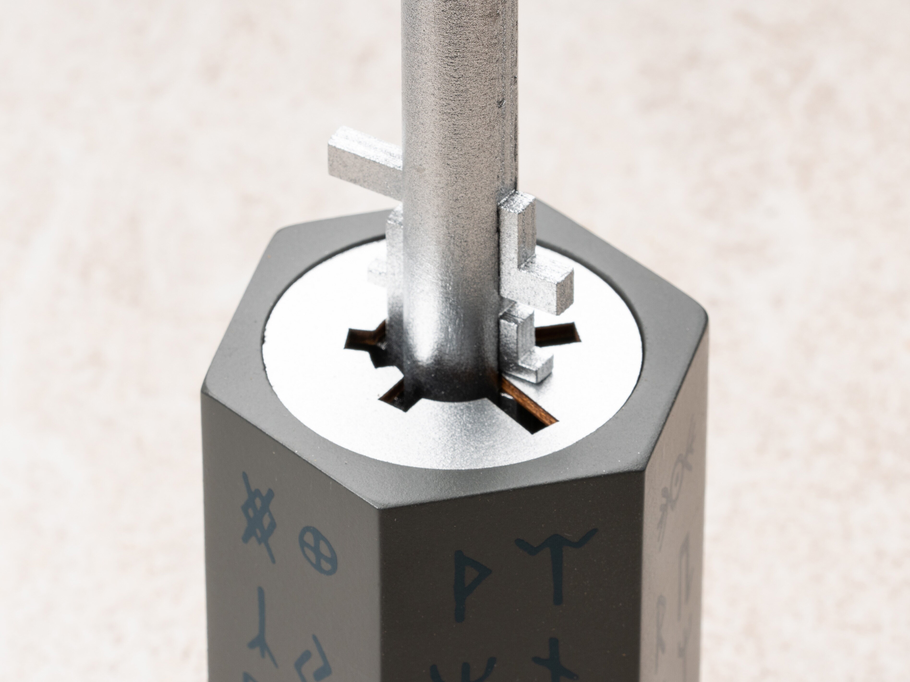 Das Schwert im Stein - Holzpuzzle