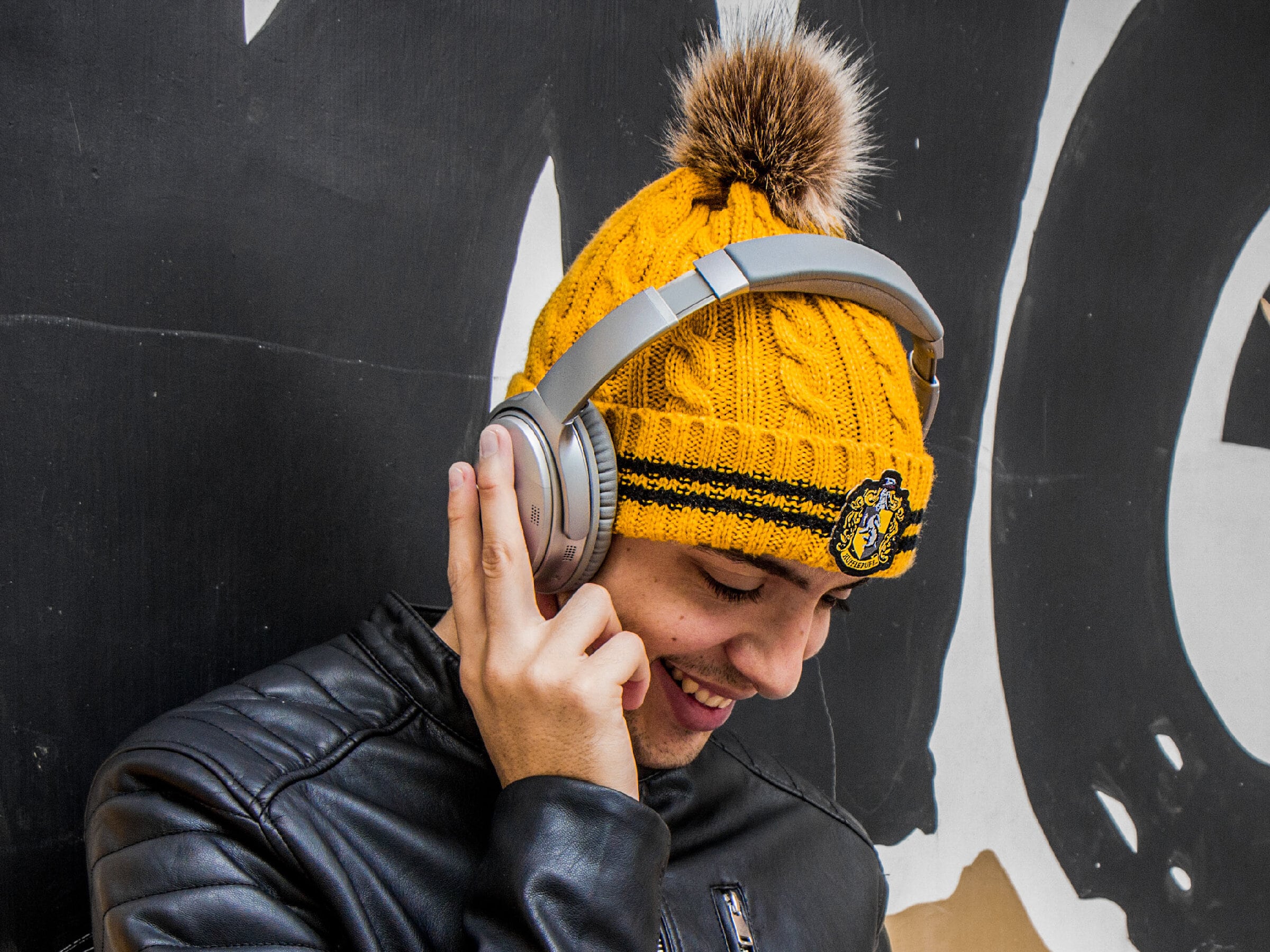 Harry Potter Hue med pompon - Hufflepuff