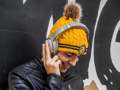 Harry Potter mössa med pompom - Hufflepuff