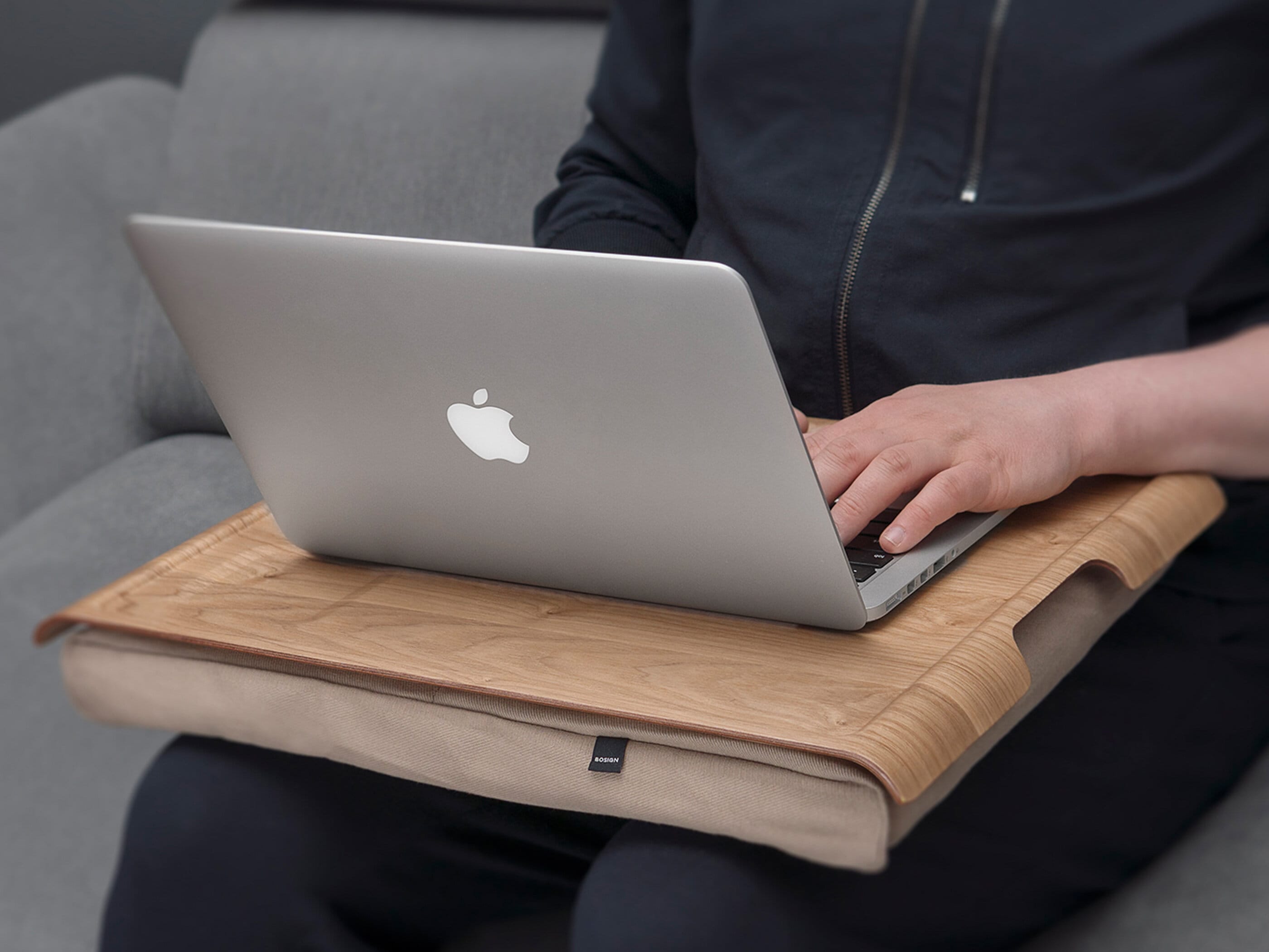 Stort laptop-brett i piletre - Bosign