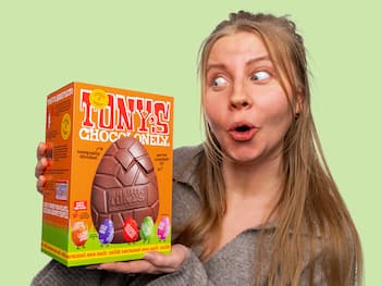Tony’s Chocolonely Mjölkchoklad med Karamell & Havssalt Påskägg
