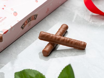 Baileys Strawberries & Cream Chocolate Twists