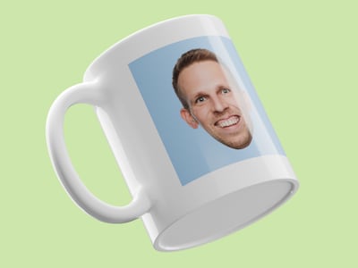 Personalisierte Tasse mit Foto & Hintergrundform