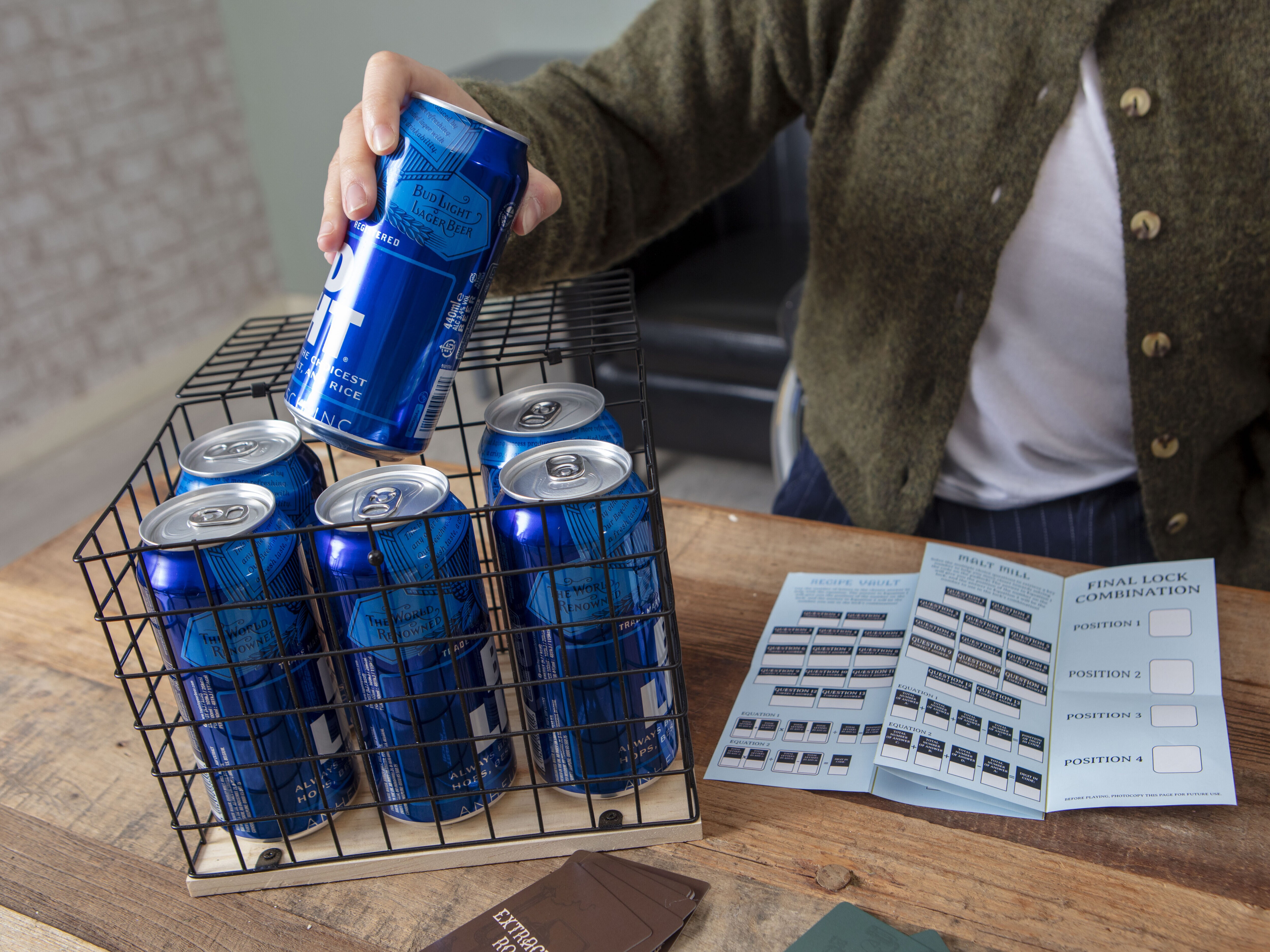 Pakohuonepeli Oluttölkeille