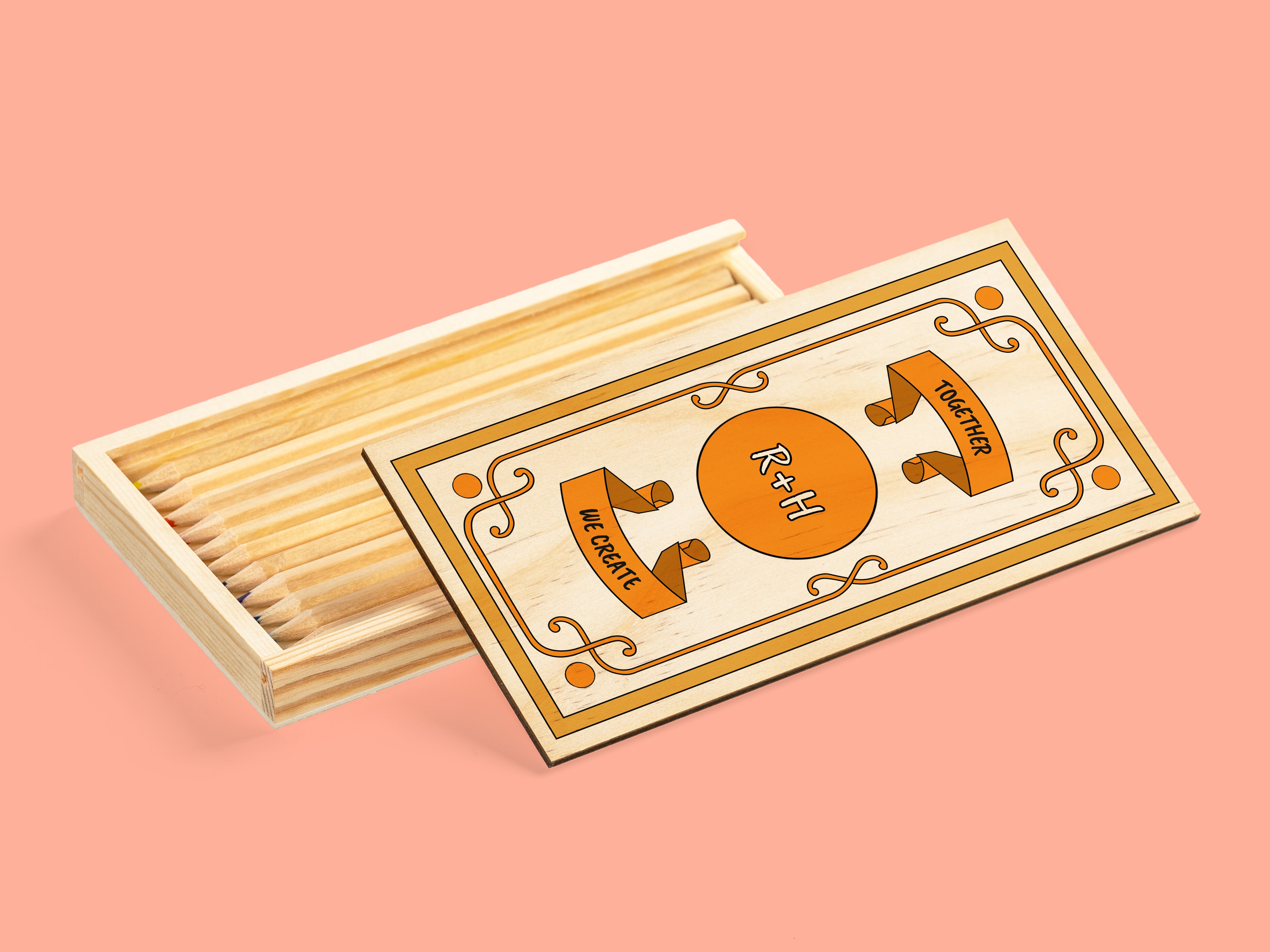 Personligt Pennfodral i Trä med Retrodesign