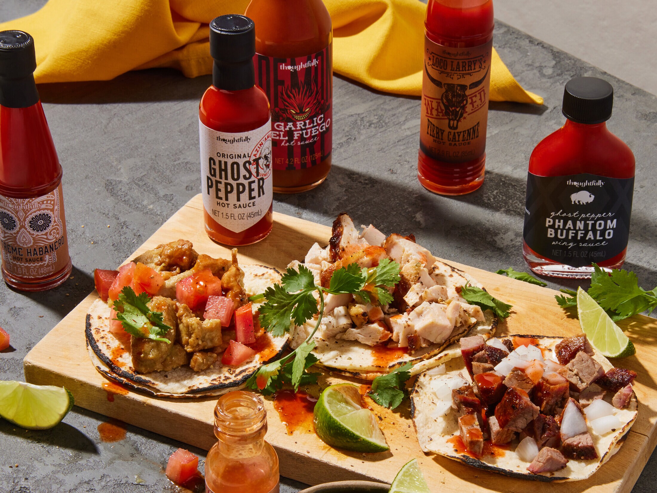 Presentlåda med Starka Såser: Hot Sauce Challenge - Thoughtfully