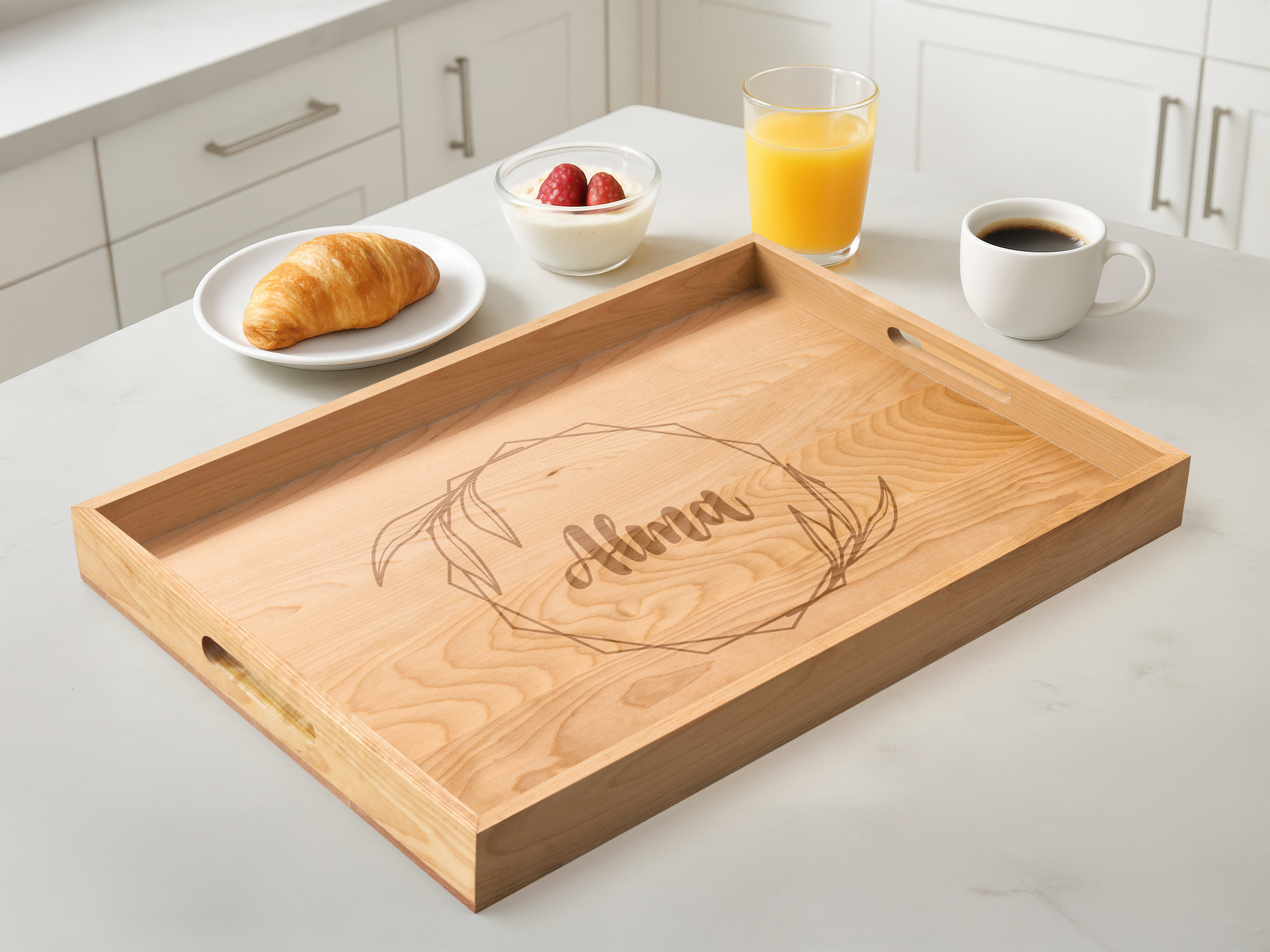 Serviertablett aus Holz mit Gravur