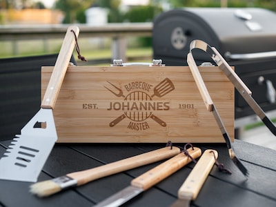Grillverktyg i Trälåda med Gravyr - 5 Delar