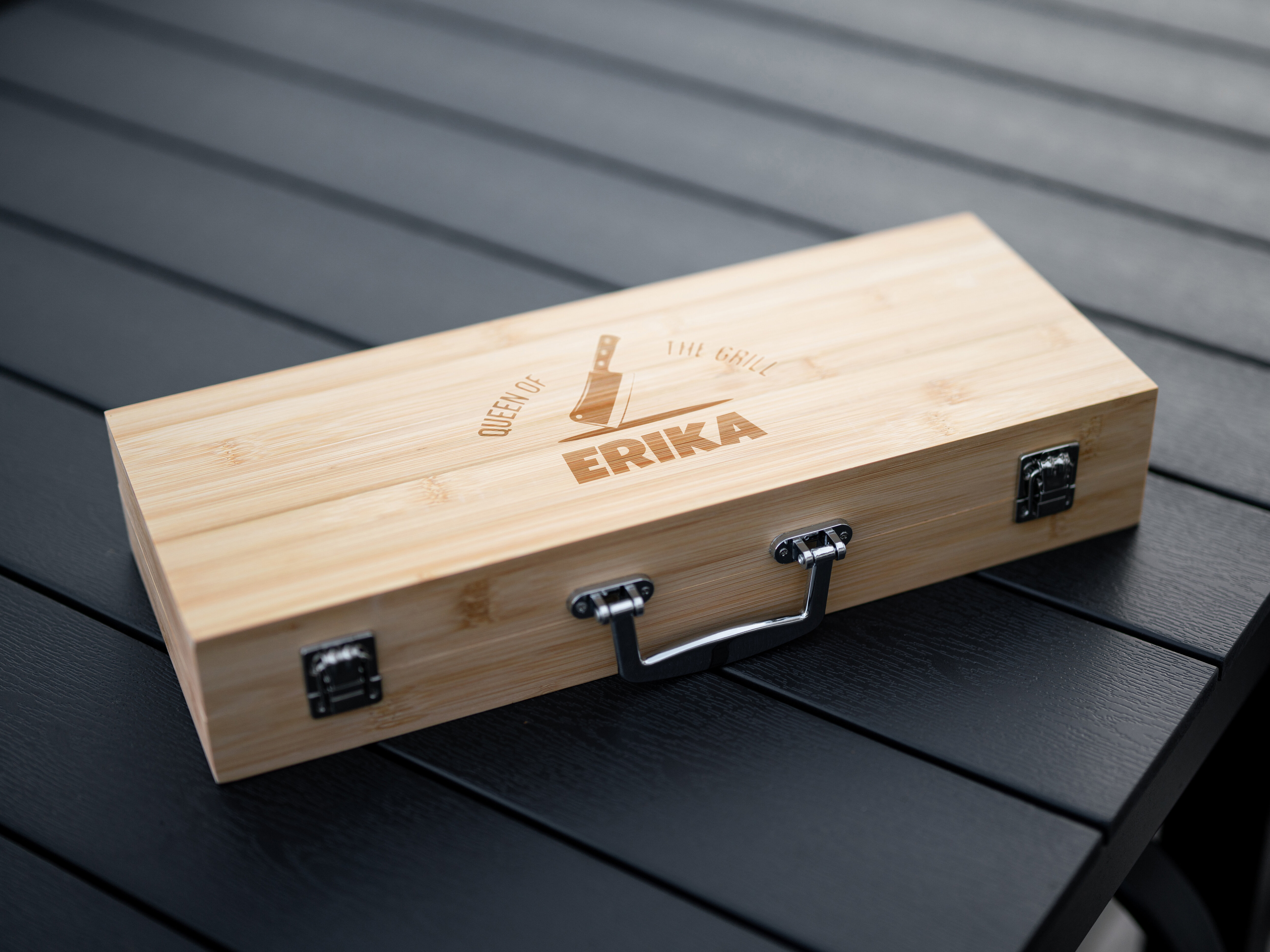 Grillverktyg i Trälåda med Gravyr - 5 Delar