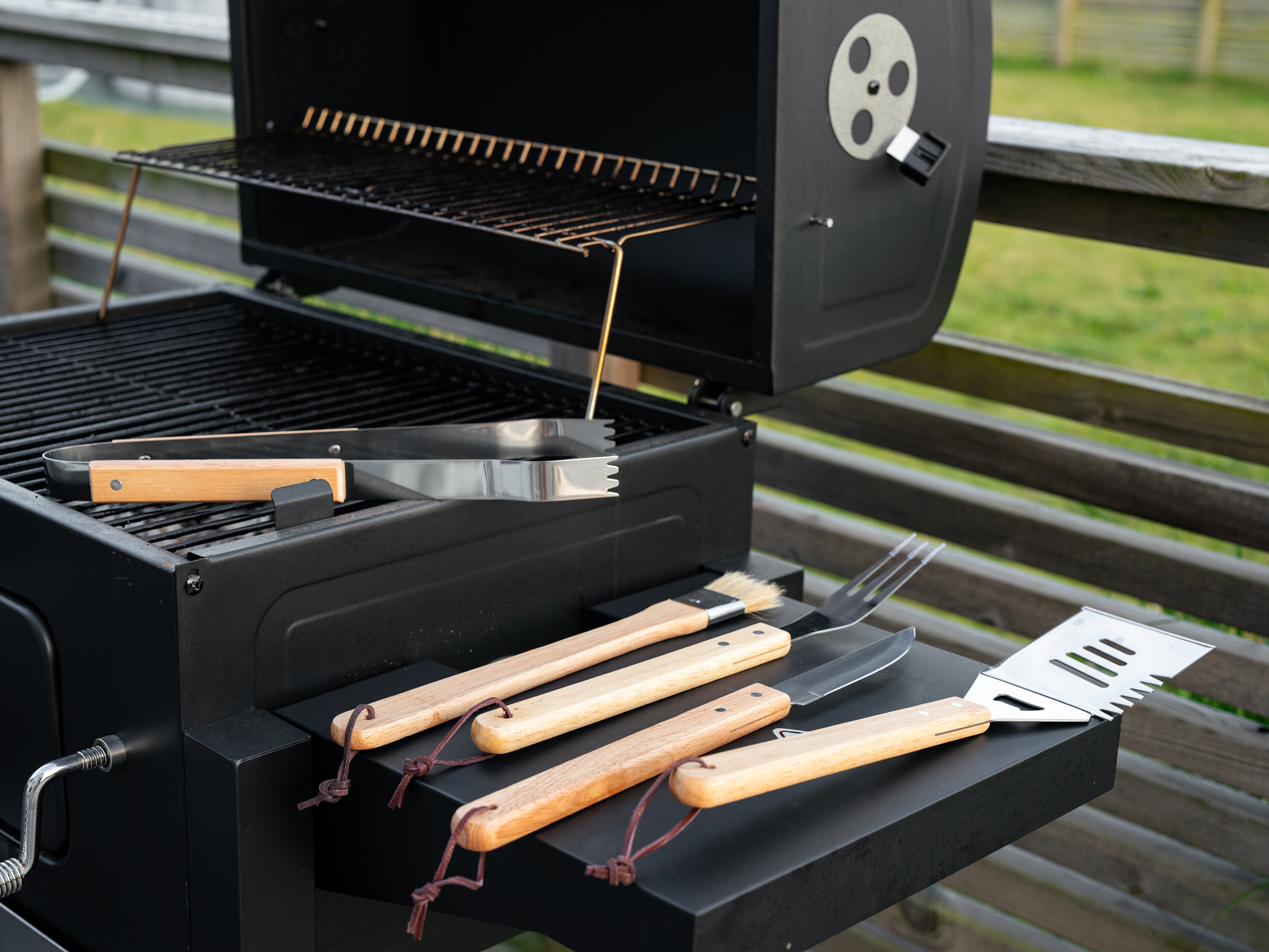 Grillverktyg i Trälåda med Gravyr - 5 Delar