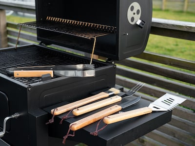 Grillverktyg i Trälåda med Gravyr - 5 Delar