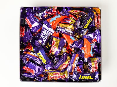 Cadbury Heroes i Plåtburk