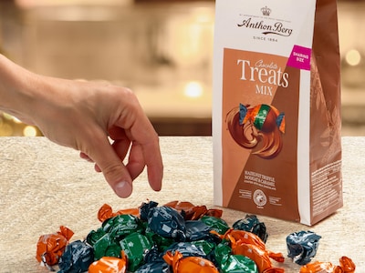 Anthon Berg Chocolate Treats Mix 247 grammaa