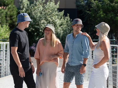 Bucket hat med broderi - egen tekst