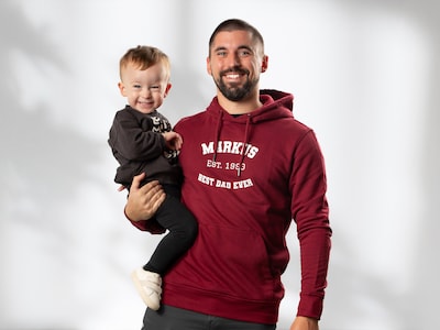 Hoodie med Egen Tekst i Collegestil