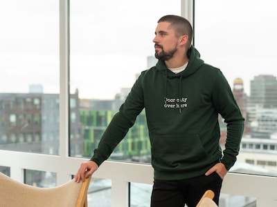 Hoodie med Egen Tekst i Collegestil